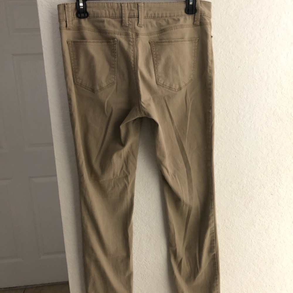 Kaki pants.